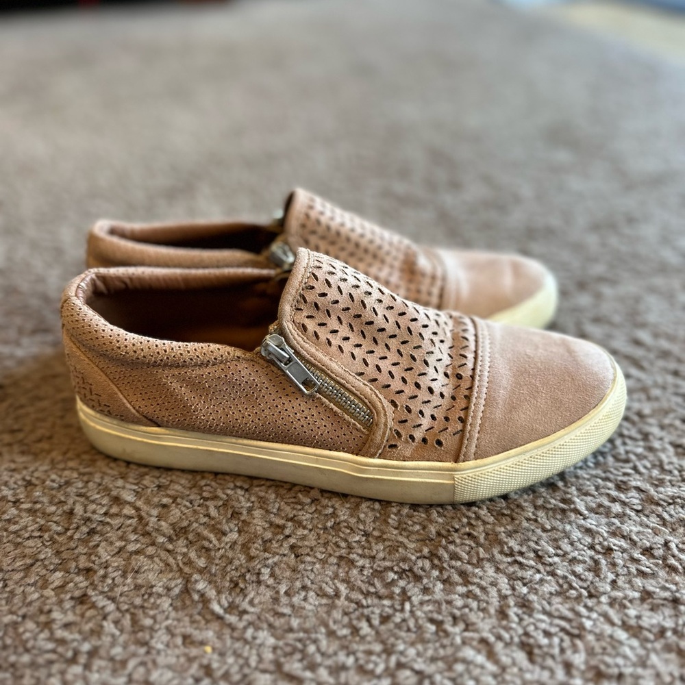 Stylish Tan Women’s Shoes